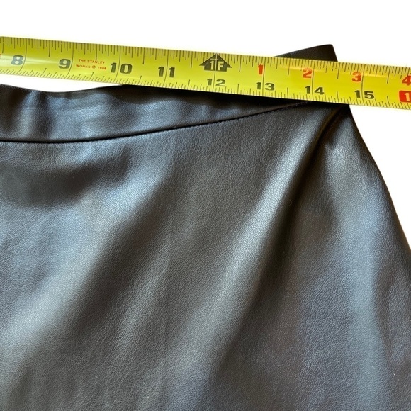 Dynamite A-Line Black Faux Leather Mini- Skirt EUC - Picture 5 of 11